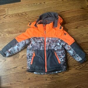Snozu boy jacket size s 6 years old ski